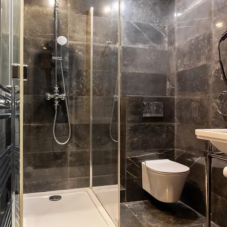 Modern For 4 People - Arc De Triomphe