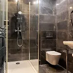 Modern For 4 People - Arc De Triomphe