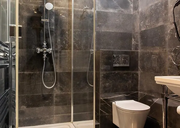 Modern For 4 People - Arc De Triomphe